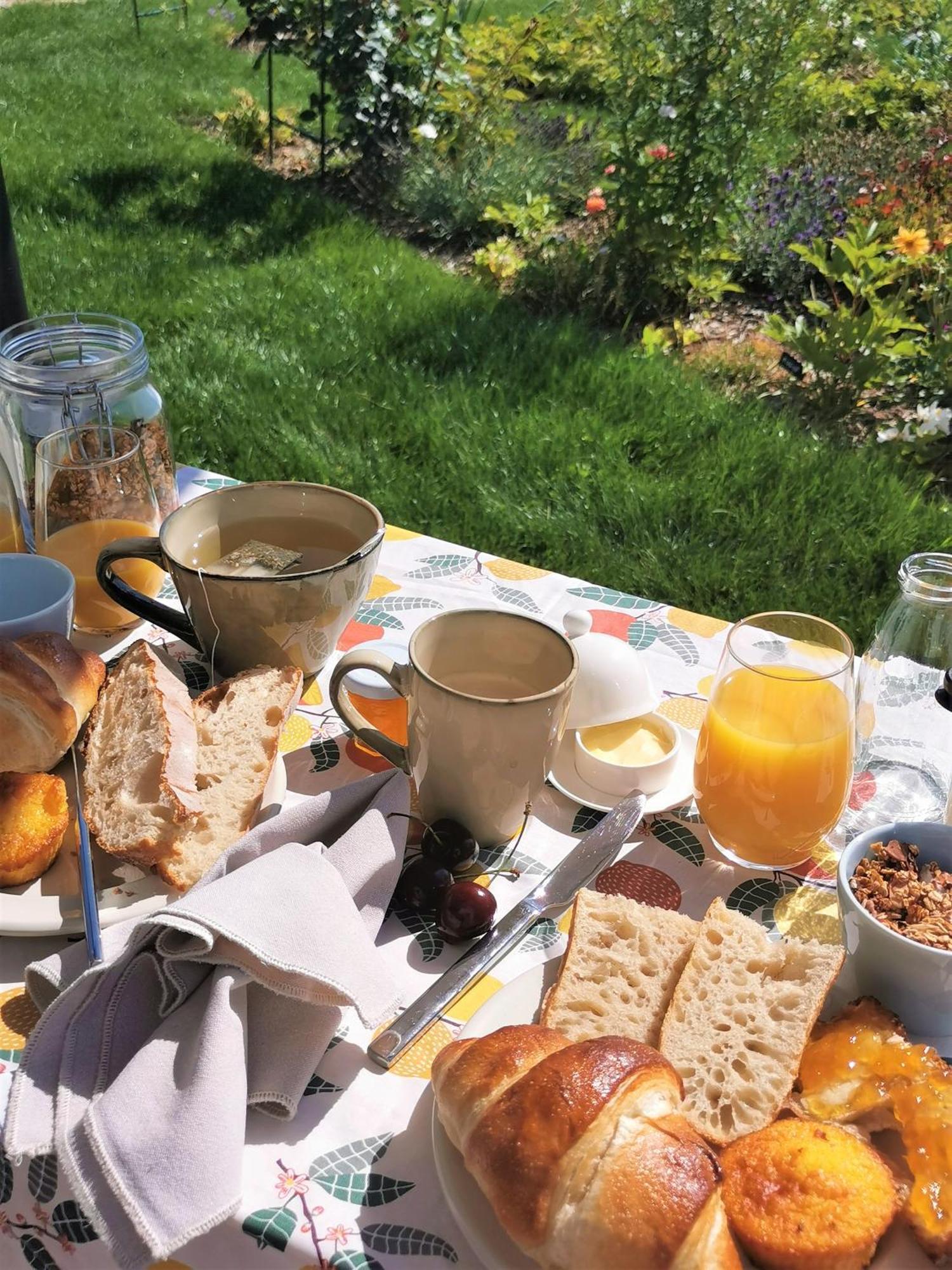 Bed and Breakfast Au Jardin Des Deux Roches Prissé Zewnętrze zdjęcie