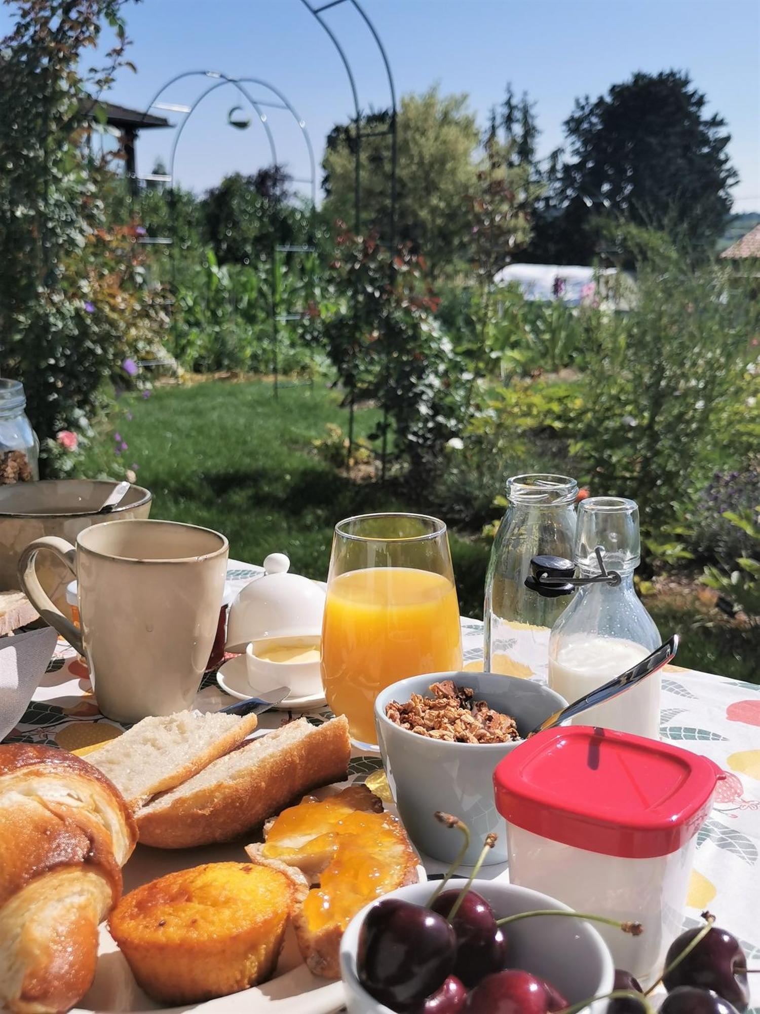 Bed and Breakfast Au Jardin Des Deux Roches Prissé Zewnętrze zdjęcie