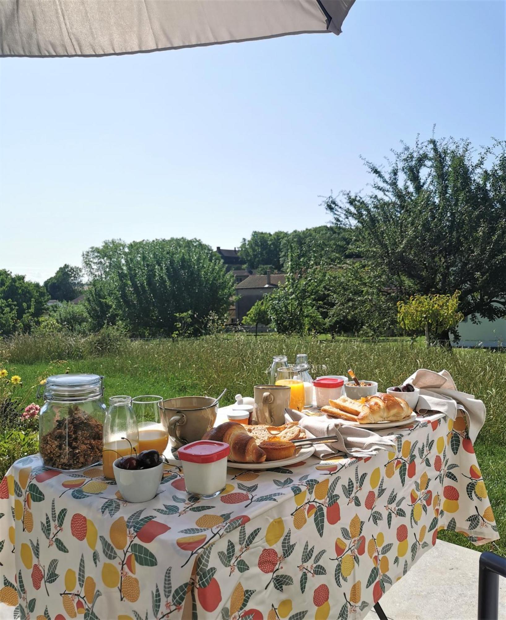 Bed and Breakfast Au Jardin Des Deux Roches Prissé Zewnętrze zdjęcie
