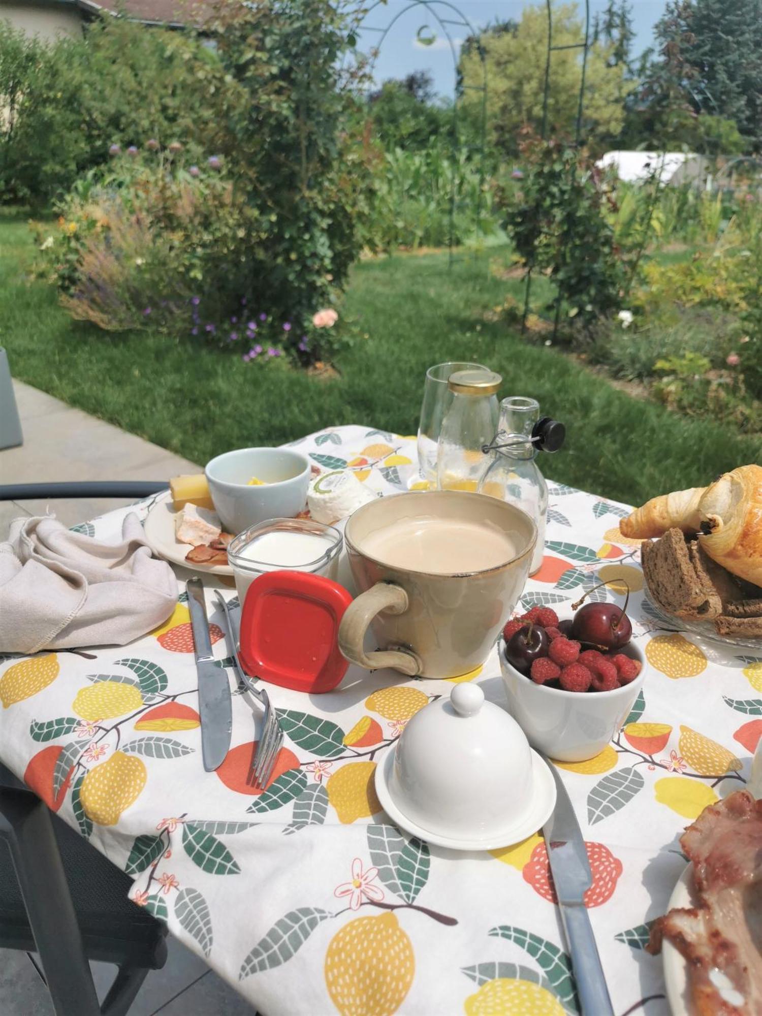 Bed and Breakfast Au Jardin Des Deux Roches Prissé Zewnętrze zdjęcie