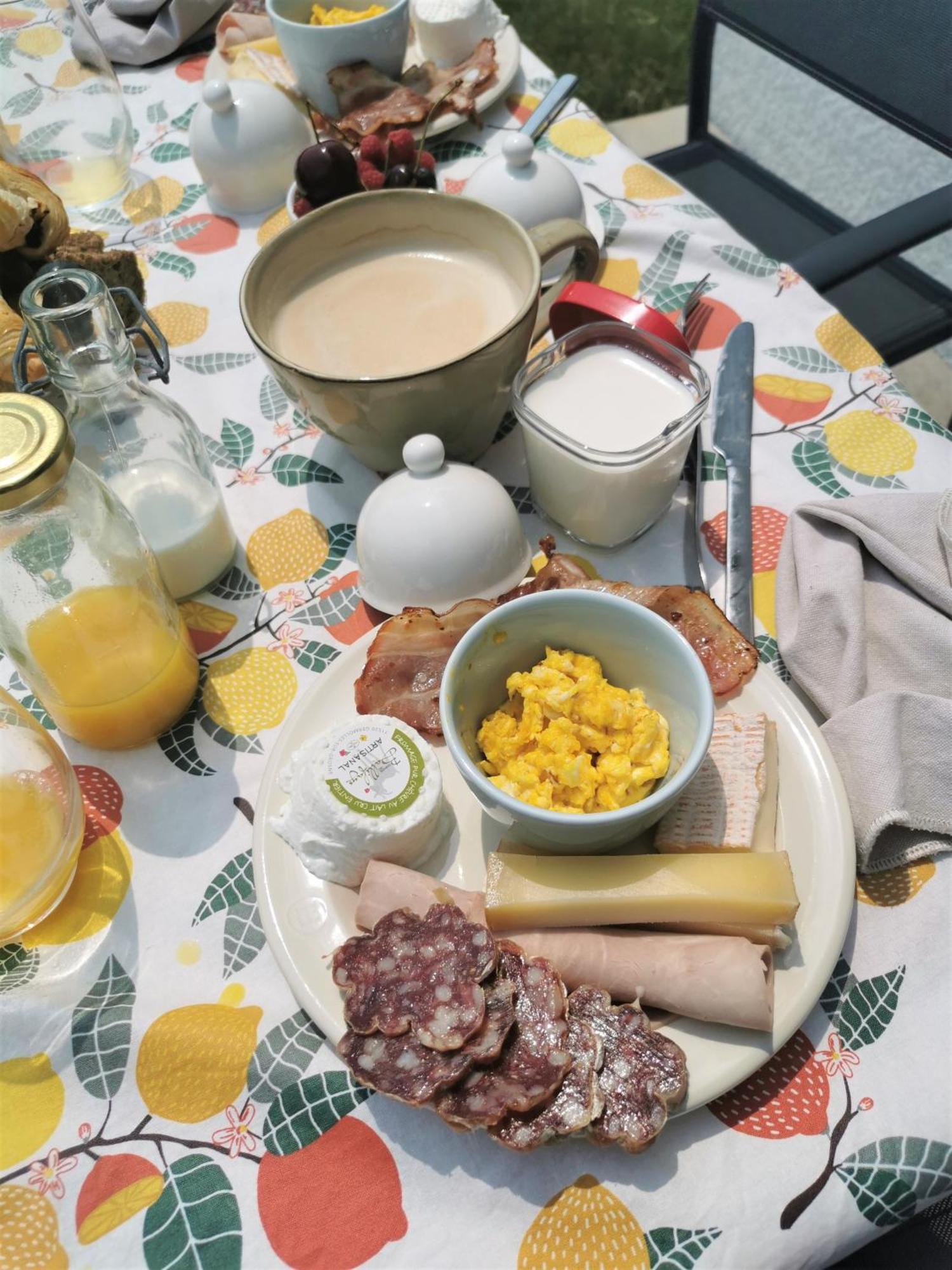 Bed and Breakfast Au Jardin Des Deux Roches Prissé Zewnętrze zdjęcie